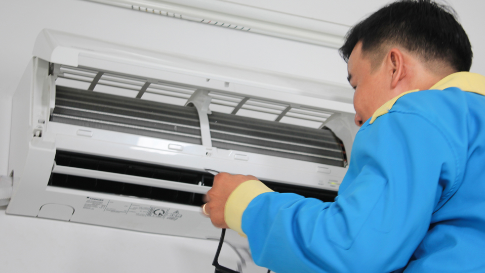 Bạn cần thường xuyên vệ sinh, bảo trì và bảo dưỡng máy lạnh